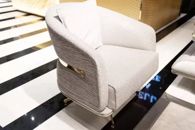 Obrázok produktu pre Moderné sivé látkové kreslo s elegantným dizajnom, odolné a pohodlné