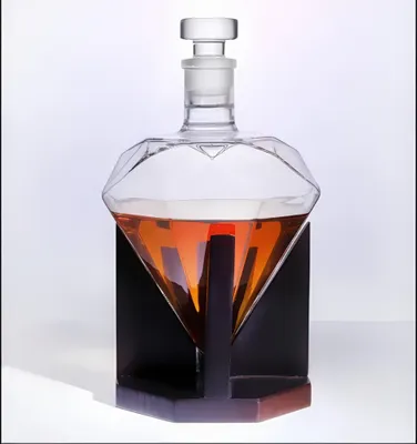 Produktbild von RESTEQ 1L Diamantkaraffe für Whisky und Spirituosen, elegante Form