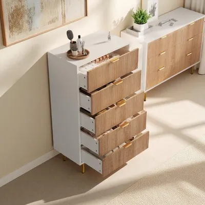 Image de Commode à 5 tiroirs, finition bois clair - 60x34x110 cm - Meuble de rangement moderne pour chambre