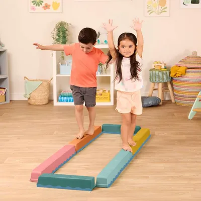 Produktbild von Balance & Hop Beams – Set mit 10 Gleichgewichtsstrahlen von B.Toys