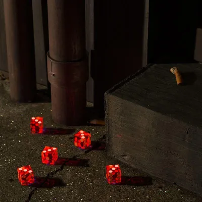 Image de Cinq dés, tous les trois
