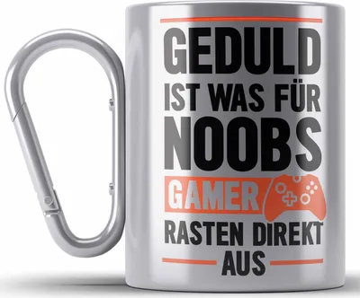Produktbild von Trendation - Gamer Spruch Edelstahl Tasse Karabiner Controller Geschenk - Geduld Ist Was Für Noobs - Zocker Edelstahl Tasse Karabinern Geschenk Jungs Jungen Gaming (Silber)