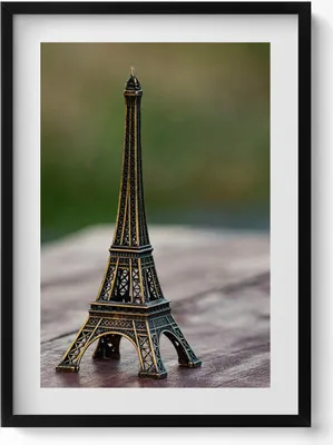Produktbild von Eiffelturm-Souvenir– Wandbild mit Rahmen – Gerahmtes Bild  – Wanddekoration – 50x70 cm –  Schwarz Rahmen