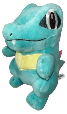 Produktbild von Pokémon Center Karnimani (Totodile) PokéPlüsch – 18 cm