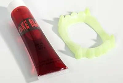 Produktbild von Selbstleuchtendes Vampirgebiss mit 1 Tube Blutgel / Heitmann