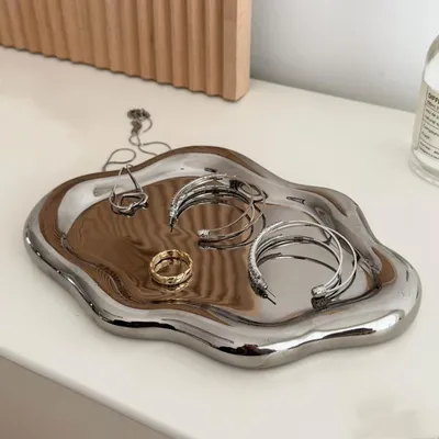 Image de Boîte à bijoux en forme de nuage - Plateau à bijoux - Support pour plateau - Décoration d'intérieur - Cadeau esthétique - Parfait pour les boucles d'oreilles, les bagues et les colliers