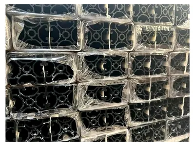Produktbild von Aluprofil 40 x 40 mm mit Nut 8 und einer Länge von 1200 mm in schwarz eloxiert
