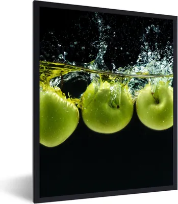 Produktbild von MuchoWow® Gerahmtes Poster Äpfel - Obst - Wasser - Schwarz - Grün 60x80 cm - Poster mit Schwarzem Bilderrahmen Wandposter Rahmen Foto Bilder - Premium - Wanddeko Wohnzimmer