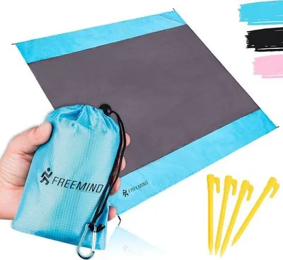 Produktbild von Famanu Picknickdecke - Ultraleicht und kompakt - 200 x 200 cm - Wasserabweisend und sandfrei - Inkl. Tasche und Heringen