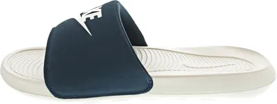Produktbild von Nike Victori One CN9675403 (40/armory navy-sail lt armor)