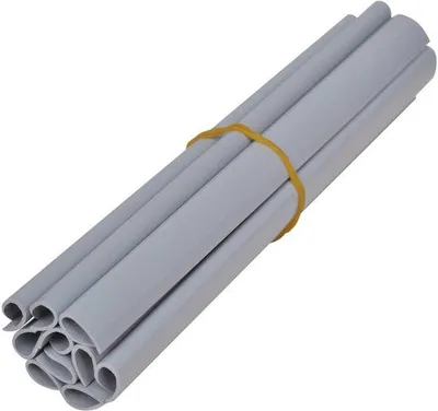 Obrázok produktu pre PVC záves na živý plot – 35 x 0,19 m – matná svetlosivá farba – s 20 upevňovacími sponami – odolný voči UV žiareniu a poveternostným vplyvom – ochranný pás na dvojitý plot