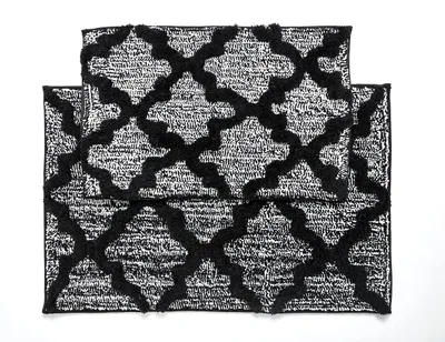 Image de Ensemble de deux tapis de bain, 100% microfibre, couleur noire, dimensions : 50x80 cm et 40x60 cm