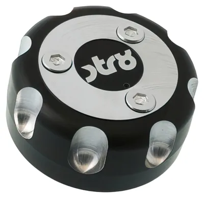 Obrázok produktu pre Kryt palivovej nádržky STR8 CNC Racing, čierna farba, pre motocykle Derbi Senda 50 SM X-Treme, modelové roky 2006-2010