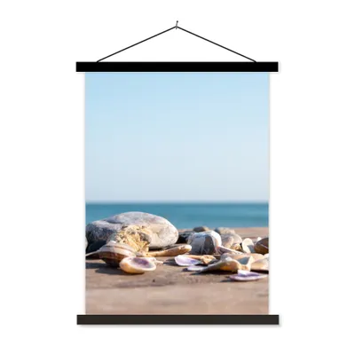 Produktbild von MuchoWow® Textilposter Muscheln - Strand - Meer - Sommer - Sonne 90x120 cm mit schwarzem Rahmen - Dekoration