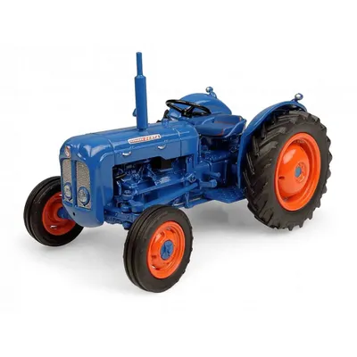 Produktbild von Traktor von 1960 - FORDSON Dexta Dexta 1960, UH6270, Maßstab1/32, UNIVERSAL HOBBIES