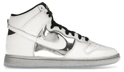 Produktbild von Nike Dunk High SE Chrome (Women's) - EU 44.5