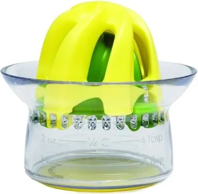 Produktbild von Chef'n - Manuelle 2-in-1-Zitruspresse, Saftmessbecher für Orangen- und Zitronensaft, 9 x 8 cm