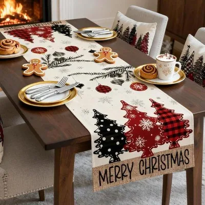 Obrázek produktu pro Uniqoos® vánoční běhoun na stůl, rozměry 183 x 33 cm – 100% polyester, motiv vánočního stromku s nápisem "Veselé Vánoce", oboustranný, barevný vánoční design