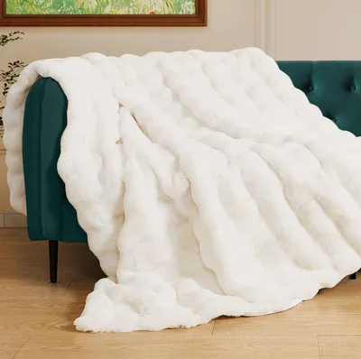 Produktbild von Flauschige Decke Beige 130x160 cm Kuscheldecke Flauschig Warm Decken Plš¹schdecke Sofadecke Kuschelig Wohndecke Bett Fleecedecke
