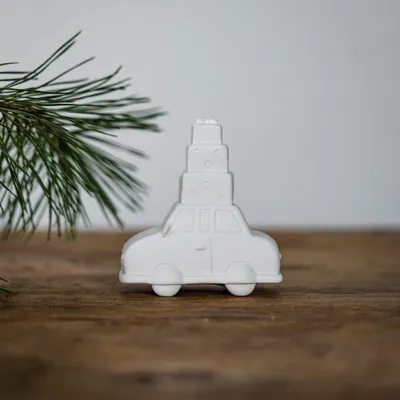 Produktbild von Weihnachtsdeko Hjulstad mit Geschenk - weiß