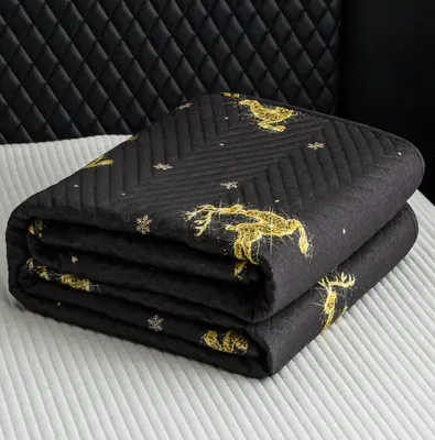 Produktbild von FEBE Tagesdecke Weihnachts Rentiere Bettüberwurf 220x200 cm Überwurfdecke Sofadecke Sofaüberwurf Flauschig Mikrofaser Zimmer Deko