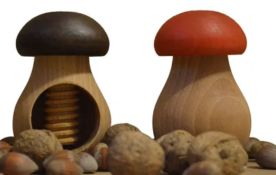 Nussknacker-Set aus Buchenholz, 2 Stück, braun/rot, 11 cm