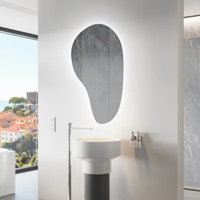 Produktbild von Unregelmäßiger asymmetrischer Spiegel mit LED Beleuchtung 94 x 154 cm - mit LED Beleuchtung - LED Farbe Kaltweiß 7000K - Individuell Nach Maß - Beleuchtet Wandspiegel Lichtspiegel Badezimmerspiegel STK221