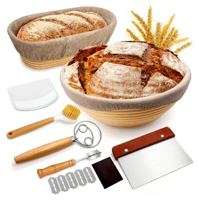 Produktbild von Brot Gärkorb Set, Gärkörbchen für das Brotbacken, 23 cm rund & 25 cm oval, aus 100% natürlichem Rattan, inkl. Teigschaber, Leineneinsatz, Teigrührer & Brot Lahm