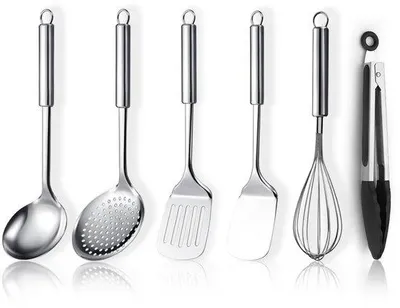 Produktbild von Famanu Kochgeschirr Set 6-teilig, Edelstahl Küchenutensilien inklusive Spatel, Schaumkelle, Schöpfkelle, Zange und Schneebesen
