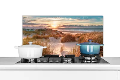 Produktbild von KitchenYeah®  Spritzschutz Küche - Küchenrückwand - Wandschutz für Herd und Spüle - Düne - Pflanzen - Sonnenuntergang - Strand - Meer 90x45 - Alu-Dibond (Alternative zum Spritzschutz aus Glas) - Hitze