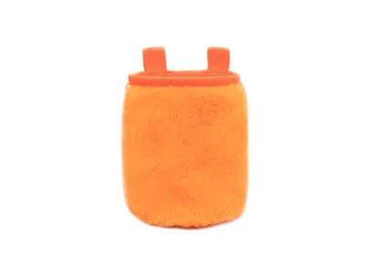 Oranger Chalkbag Basic von Crafty Climbing; geeignet für Kletterer; mit zwei Schlaufen.