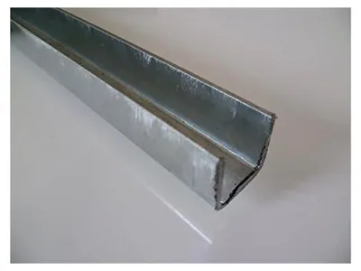 Produktbild von U-Profil aus Stahl 25 x 25 x 1,5 mm gleichschenklig in Längen von 500 mm +/- 5 mm S235 (1.0038 ST37) verzinktes Bordwandprofil