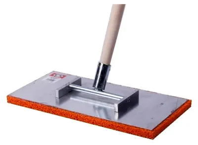 Produktbild von Deckenreibebrett 20x40cm Aluminium mit oranger Schwammgummibeschichtung 18mm und 1,2m langem Stiel