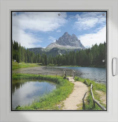 Produktbild von Wallario Lichtschutzbild, Dekorativer Sichtschutz Sonnenschutz 96 x 93 cm mit Motiv: See in Berglandschaft - Verdunklung ohne Bohren