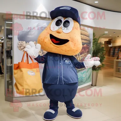Productafbeelding van Navy Lasagna mascotte REDBROKOLY kostuum karakter gekleed met een korte broek en draagtassen