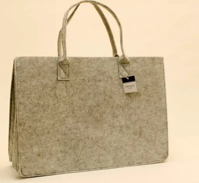 Zdjęcie produktu dla Torba na drewno opałowe wykonana z jasnoszarego filcu 50x35x27cm