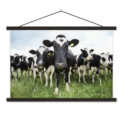 Produktbild von MuchoWow® Textilposter Kühe - Gras - Frühling - Tiere - Wiese - Bauernhof 120x80 cm mit schwarzem Rahmen - Wanddeko
