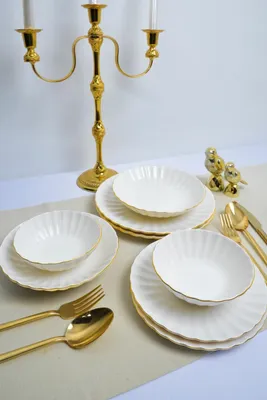 Image de Hermia Concept, ensemble de vaisselle en porcelaine de 24 pièces, blanc et or, compatible avec le micro-ondes et le lave-vaisselle