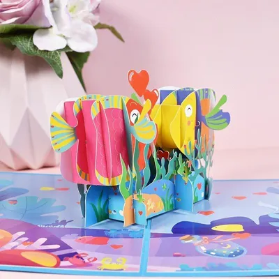Immagine prodotto di biglietto d'auguri pop-up in 3D "Pesce che si bacia"