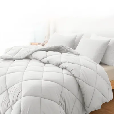 Produktbild von Sleep Comfy Deluxe 2-in-1 Sommer Bettdecke 200x220 cm Vapor Blue - Bettdecke ohne Bezug mit 2 Kissenbezügen 60x70 cm, Atmungsaktiv&Allergikergeeignet
