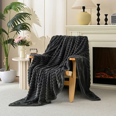 Obrázok produktu pre Plyšová prikrývka z flanelu, mäkká a pohodlná, ideálna ako dekoračná prikrývka na pohovku, priedušná, vhodná do obývačky, ideálny darček (čierna, 150x200 cm)