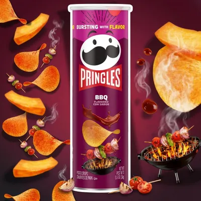 Produktbild von PRINGLES BBQ Steak 110 g – Kartoffelchips mit würziger BBQ-Steak-Gewürzmischung + Heartforcards Versandschutz, KI-generiertes Bild