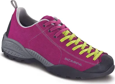 Mojito GTX Multifunktionsschuh von Scarpa in Pink mit gelben Schnürsenkeln.