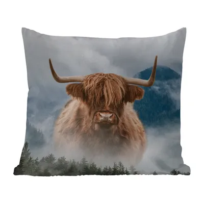 Obrázek produktu pro MuchoWow® Vnější polštář - Skotský horal - Mlha - Hory -50x50 cm- Odolnost proti povětrnostním vlivům - polštář do obývacího pokoje