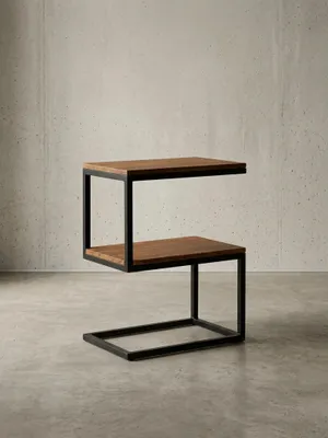 Produktbild von Beistelltisch Massivholz "Indi": S-Design, Schwarz/Metallgestell, 2 Ablageflächen. Braun, 45x30x60 cm | Kadima Design