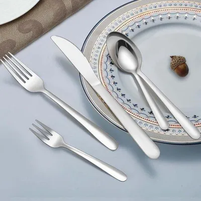 Produktbild von Famanu Besteckset 30-teilig - Spiegelpoliertes Edelstahl, Spülmaschinenfest