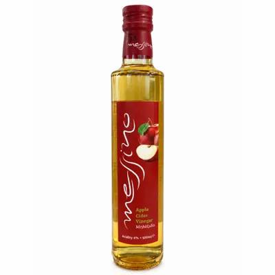 Messino Apfelessig 500 ml Flasche auf weißem Hintergrund
