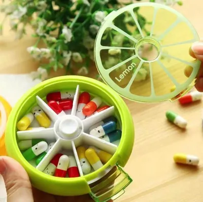 Immagine prodotto di CHPN - Contenitore per pillole - Contenitore per pillole - Confezione da 7 giorni - Contenitore da viaggio per pillole - Arancione - Trasportare farmaci in viaggio - Contenitore da viaggio - Contenitore per pillole - 1 confezione