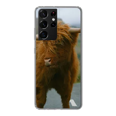 Produktbild von MuchoWow® Handyhülle Schutzhülle Hülle für Samsung Galaxy S21 Ultra Schottischer Highlander - Berg - Straße Silikon Softcase Handy Hülle - Mobiltelefon
