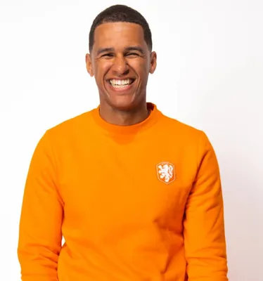 Productafbeelding van Nederlands Elftal Sweater Heren - Maat M- KNVB Fankleding - Volwassenen - Oranje Trui